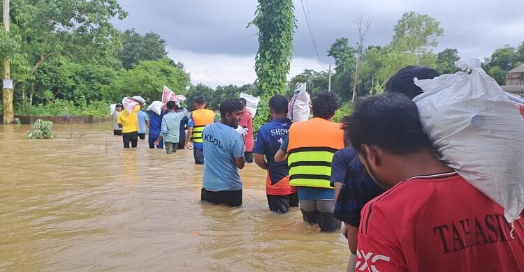 বন্যা পরিস্থিতি উন্নতির দিকে